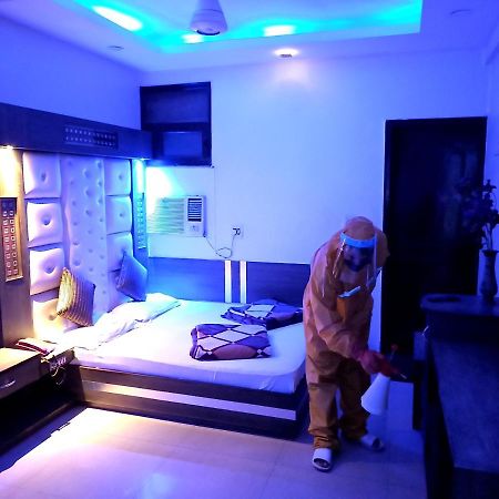 Hotel Peace Point - 1 Min Walking Distance From Station Nuova Delhi Esterno foto