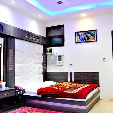 Hotel Peace Point - 1 Min Walking Distance From Station Nuova Delhi Esterno foto
