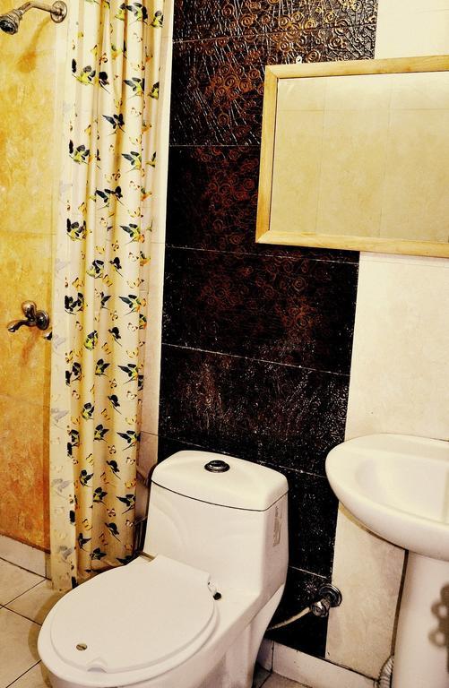 Hotel Peace Point - 1 Min Walking Distance From Station Nuova Delhi Esterno foto