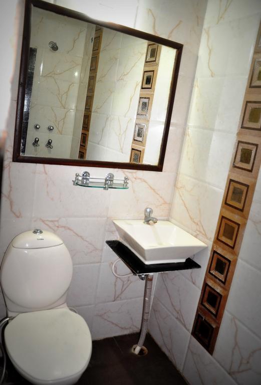 Hotel Peace Point - 1 Min Walking Distance From Station Nuova Delhi Camera foto