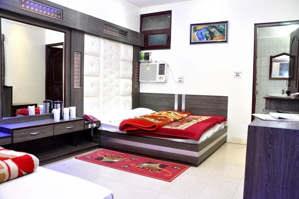 Hotel Peace Point - 1 Min Walking Distance From Station Nuova Delhi Camera foto