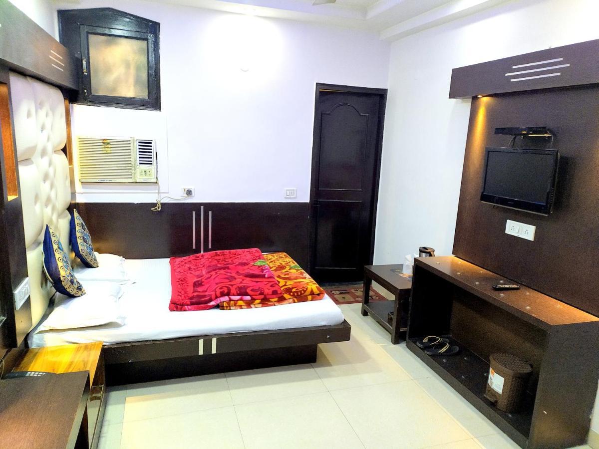 Hotel Peace Point - 1 Min Walking Distance From Station Nuova Delhi Esterno foto