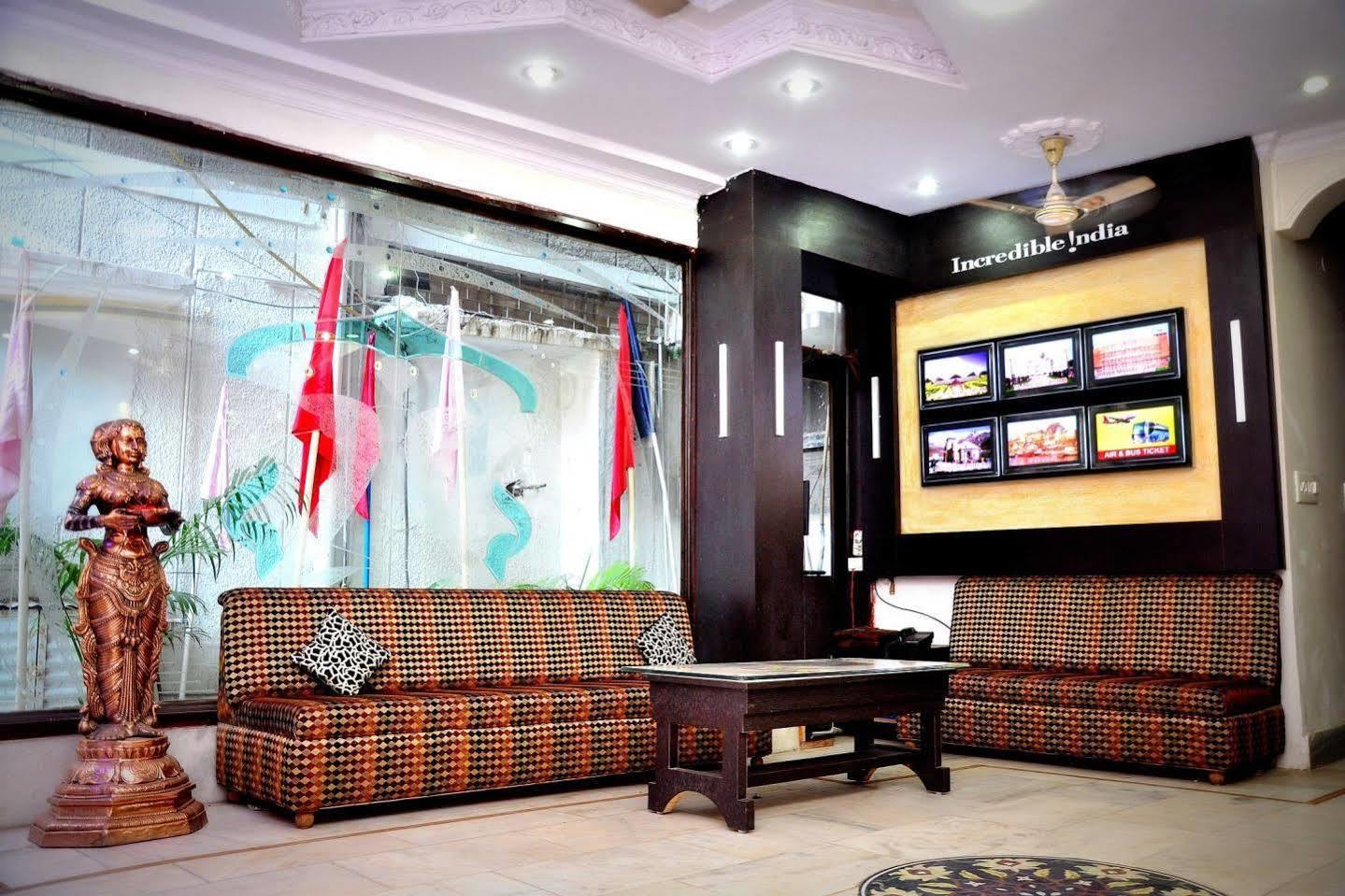 Hotel Peace Point - 1 Min Walking Distance From Station Nuova Delhi Esterno foto