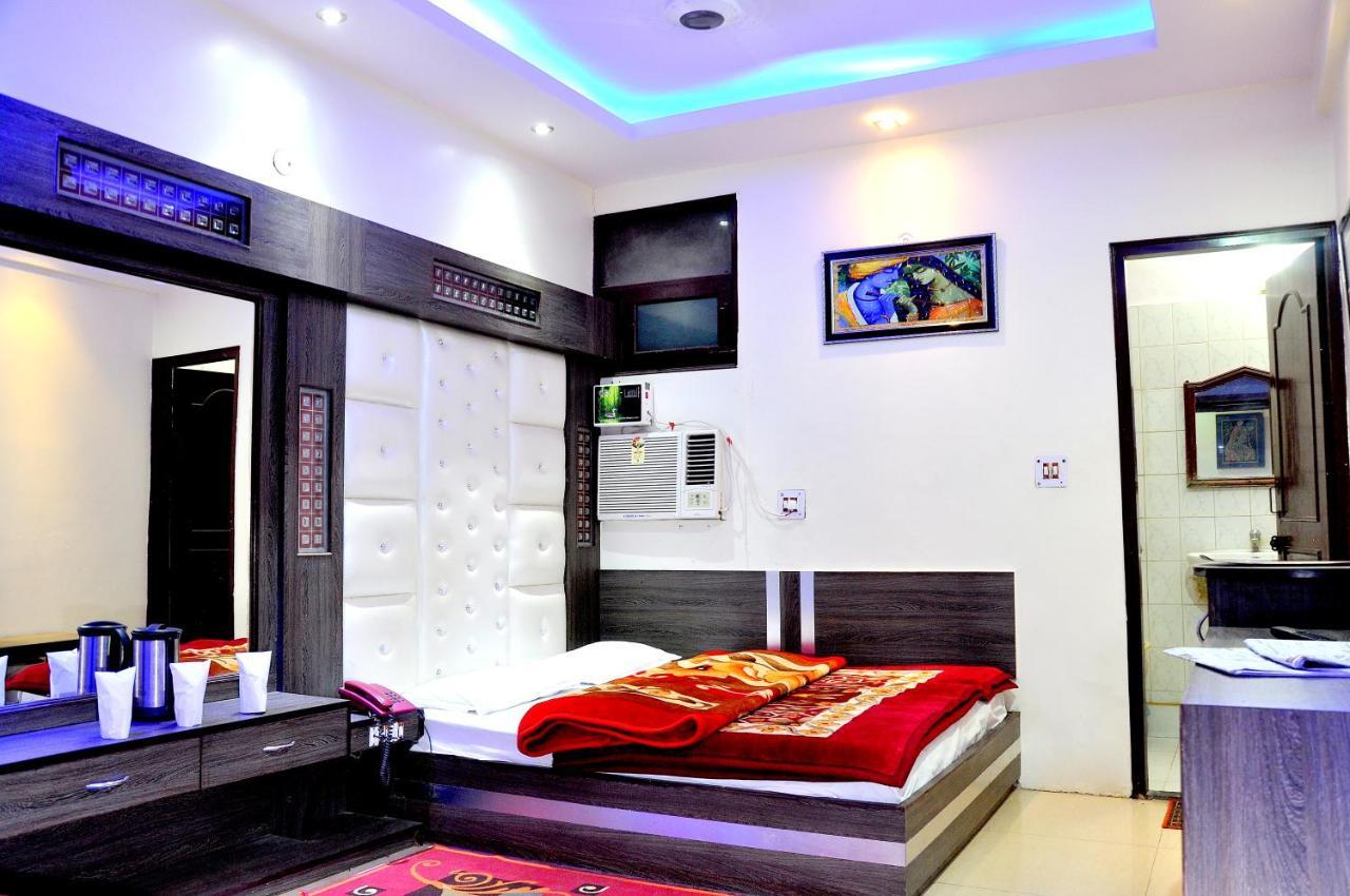 Hotel Peace Point - 1 Min Walking Distance From Station Nuova Delhi Esterno foto